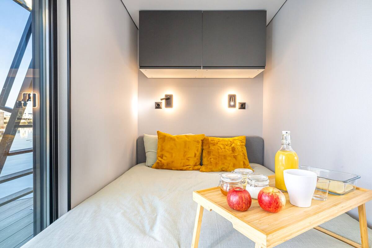 Luxury Mobile Home, Sea View | Desk, laptop workspace, blackout curtains, soundproofing