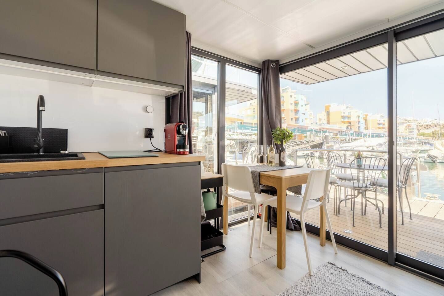 Mobile Familienunterkunft, Meerblick | Wohnbereich