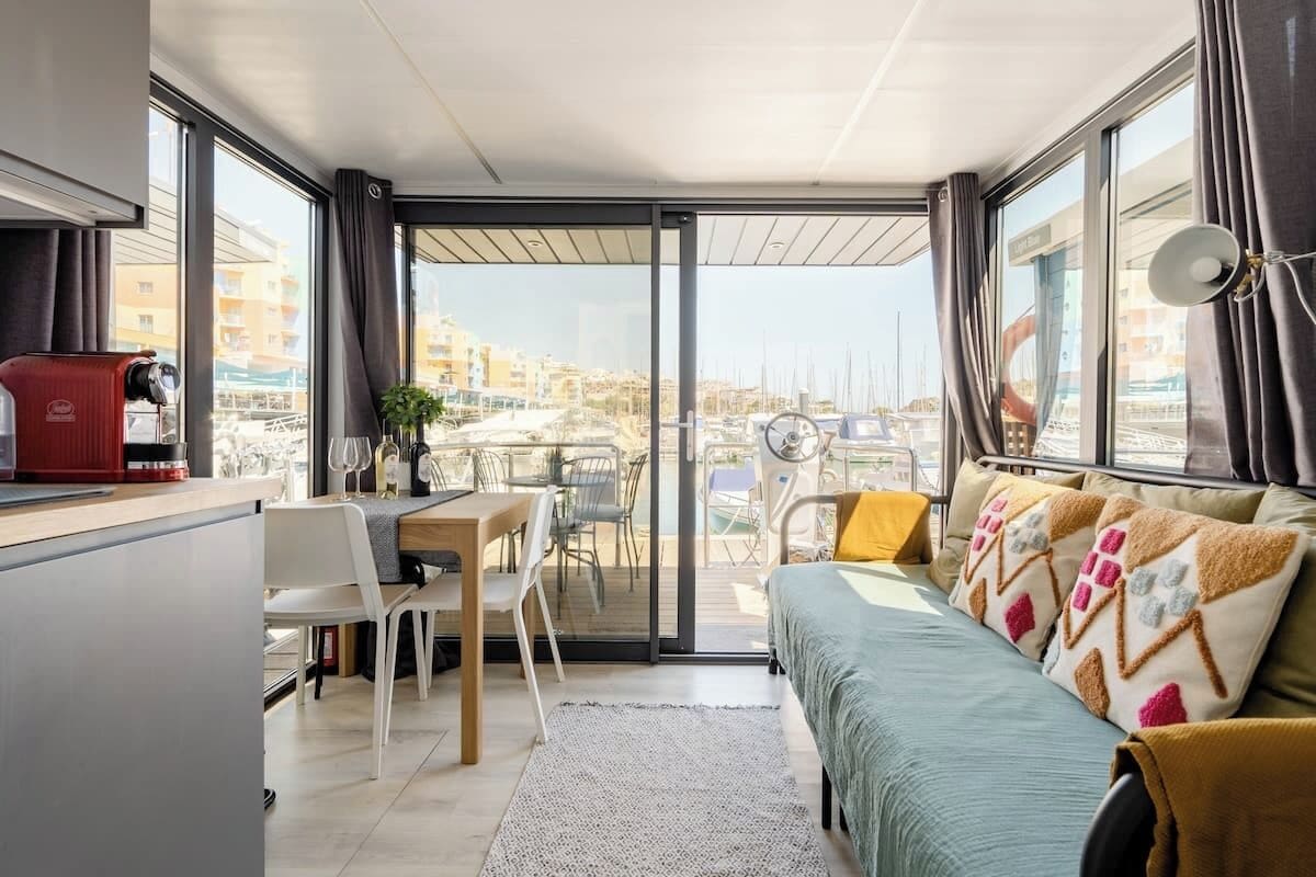 Mobile Familienunterkunft, Meerblick | Wohnbereich