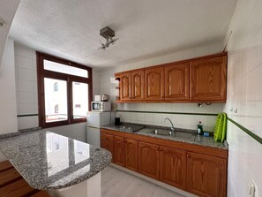 Fridge, microwave, cookware/dishes/utensils - Luqillo by Interhome (Puerto Rico)