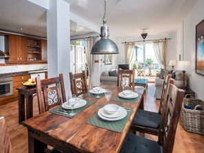 Dining - in Almuñécar mit Terrasse und Meerblick by Interhome (Almuñécar)