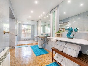 Towels - 5-Suiten Madrid Villa Oasis, Schwimmbad-Spa, Fitnessraum, Club by Interhome (Madrid)