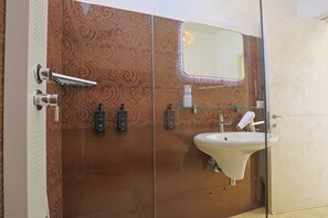 تجهيزات دش، مجففات شعر، مراحيض شطف، مناشف