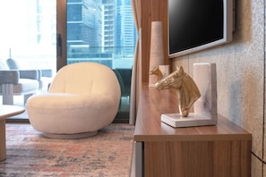 Living area - Waterfront Luxe Haven Peninsula One (Dubai)