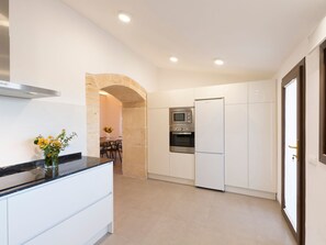 Fridge, microwave, oven, dishwasher - S'Hort de Marina mit Pool by Interhome (Cala Pi)