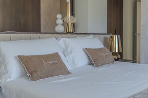 豪華雙人房, 陽台, 山景 | 客房內保險箱、遮光布/窗簾、免費無線上網