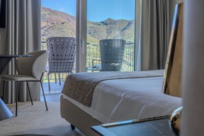 Caja de seguridad en la habitación, cortinas blackout y wifi gratis 