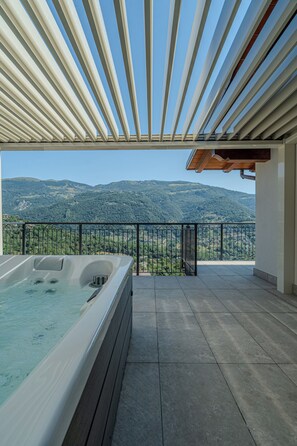 Luxury Suite, Mountain View | In-room safe, blackout drapes, free WiFi - Miramontino mountain suite (Rota d'Imagna)