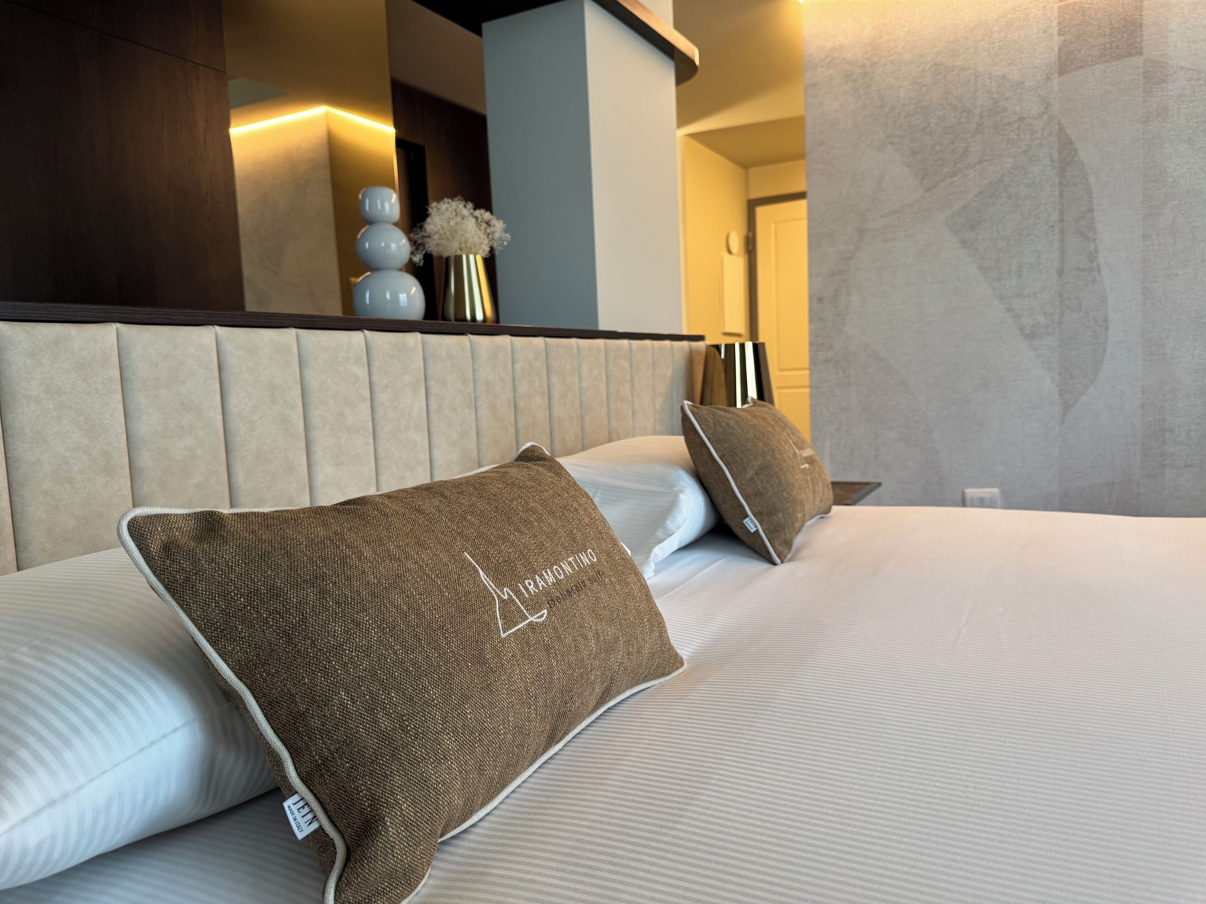 Habitación doble Deluxe, balcón, vista a la montaña | Caja de seguridad en la habitación, cortinas blackout y wifi gratis 