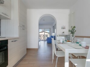 Dining - Haus am Meer -zweite Reihe- Wi-Fi, Garten by Interhome (Roseto degli Abruzzi)