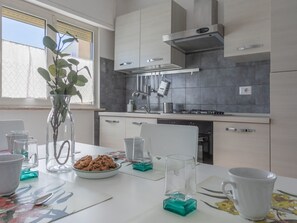 Fridge, oven, cookware/dishes/utensils - Haus am Meer -zweite Reihe- Wi-Fi, Garten by Interhome (Roseto degli Abruzzi)