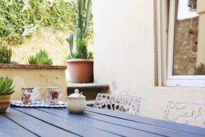 Outdoor dining - Sweet House In Pepi Street (Florence)