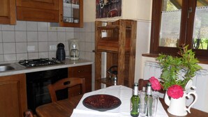 Unclassified image, 2 of 22, button - Flacher Flieder by Interhome (Cagli)