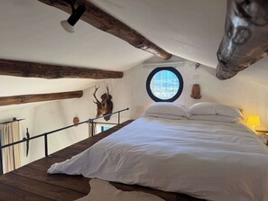 Villa | 3 bedrooms - Casale Vecchio Abruzzo Countryside Spacious and Authentic Private Villa With Pool in an Olive Grove (Torre de' Passeri)