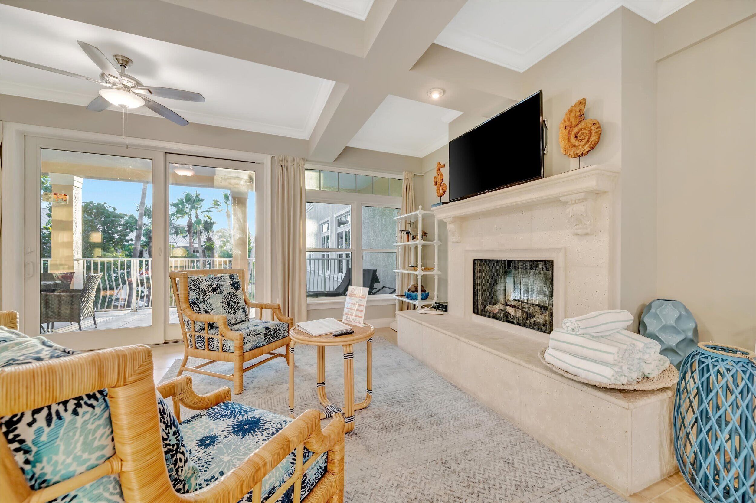 4 عدّة غرف نوم ومكتب وخدمة الإنترنت