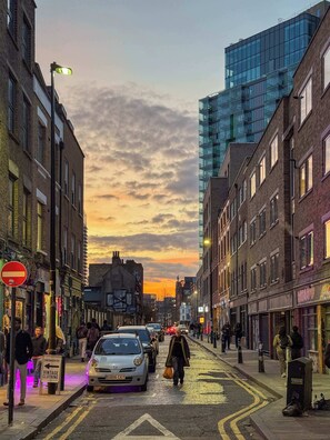 Apartment - Characterful Double Bedroom in a Converted Warehouse Shoreditch (London)