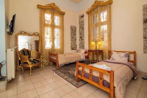 House | 5 bedrooms, Internet - Mikos - Mansion in the City Center (Lesvos)