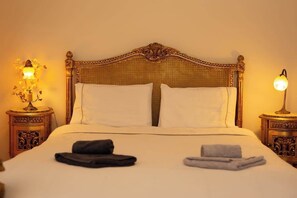 House - Mikos - Mansion in the City Center (Lesvos)