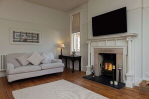 House - Victorian House Sleeps 14 Pool and Gardens (Chichester)