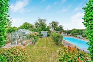 House | 4 bedrooms, Internet - Victorian House Sleeps 14 Pool and Gardens (Chichester)