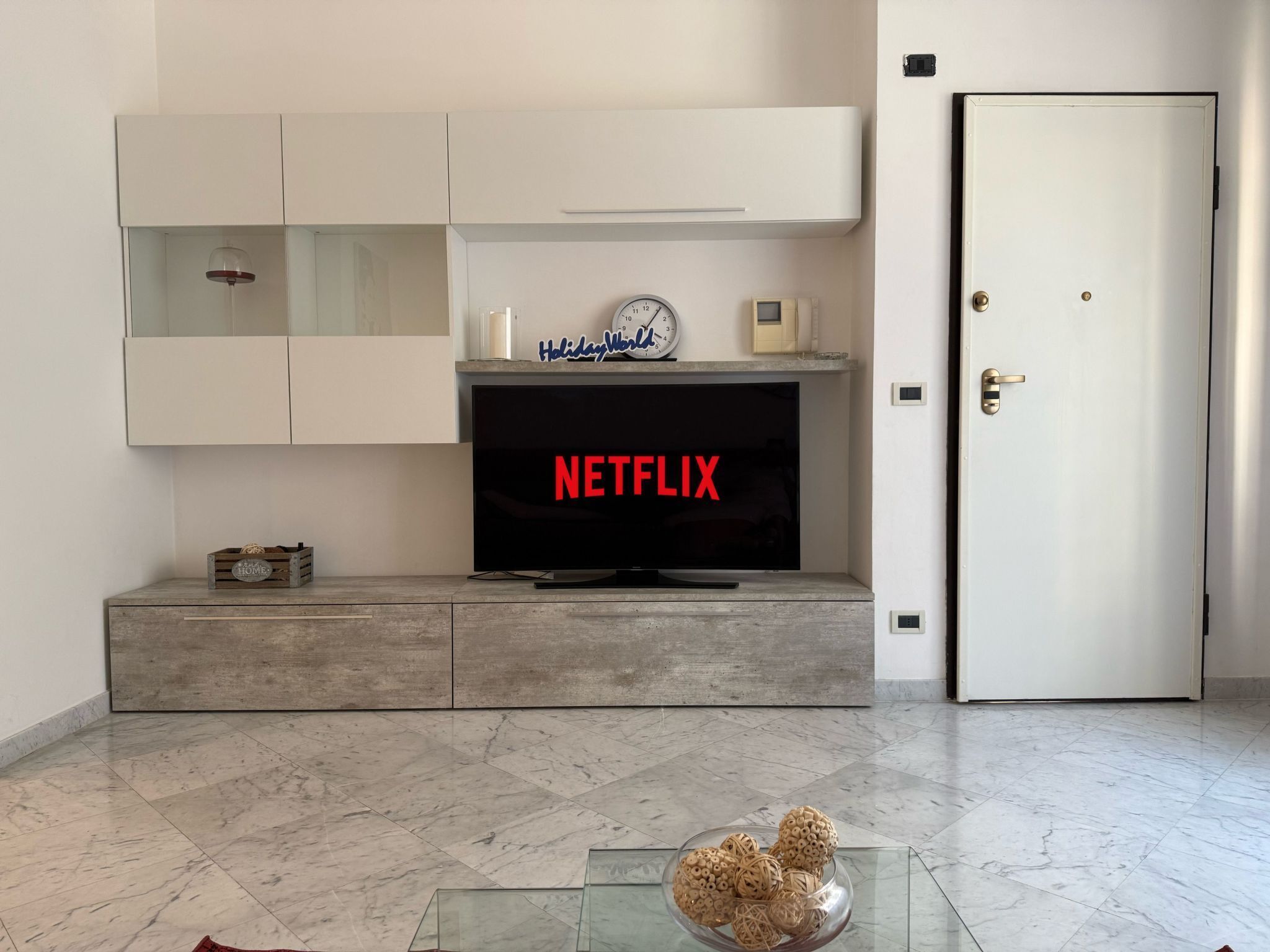 المنشأة من الداخل