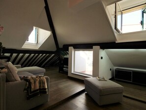 TV - Wohnung 'Goliath' mit Terrasse by Interhome (Genova)