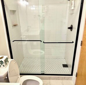 Hair dryer, bidet, towels, soap - Walk to Ski Lifts with Perfect Location! 3 Bedroom Townhome plus Loft. (Dover)