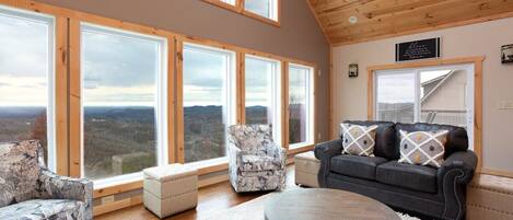 Téléviseur connecté, foyer, table de baby-foot