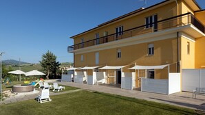 Esterni