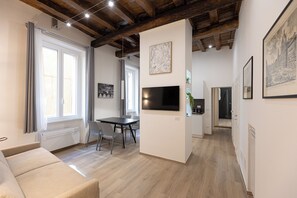 Apartment | Living area - Rental in Rome Navona Modern Apartment (Rome)