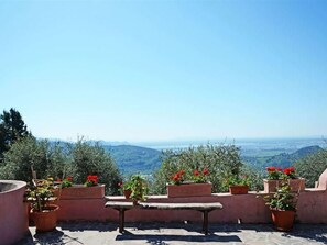 Terrace/patio - 'Villa Lorien' mit Wasserblick by Interhome (Corsanico)