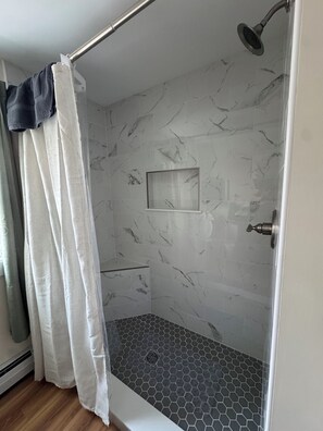 Hair dryer, towels, toilet paper - Amazing 3-bedroom home, Full Kitchen, in Newcastle perfect for your getaway (Newcastle)