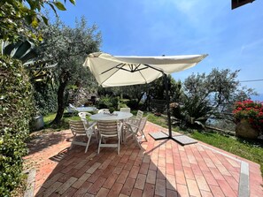 Outdoor dining - Gemütliche, helle Ferienwohnung Leda by Interhome (Genova)