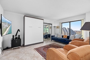 Apartment, 3 Schlafzimmer | Wohnbereich | Smart-TV