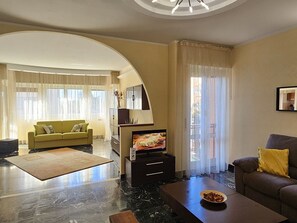 TV - Oase des Friedens von Holiday World by Interhome (Genova)