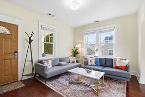 House, 3 Bedrooms | Living area | Smart TV, streaming services - Dc Area Bungalow Near Shops And Dining 3 Bedroom Home (Alexandria)