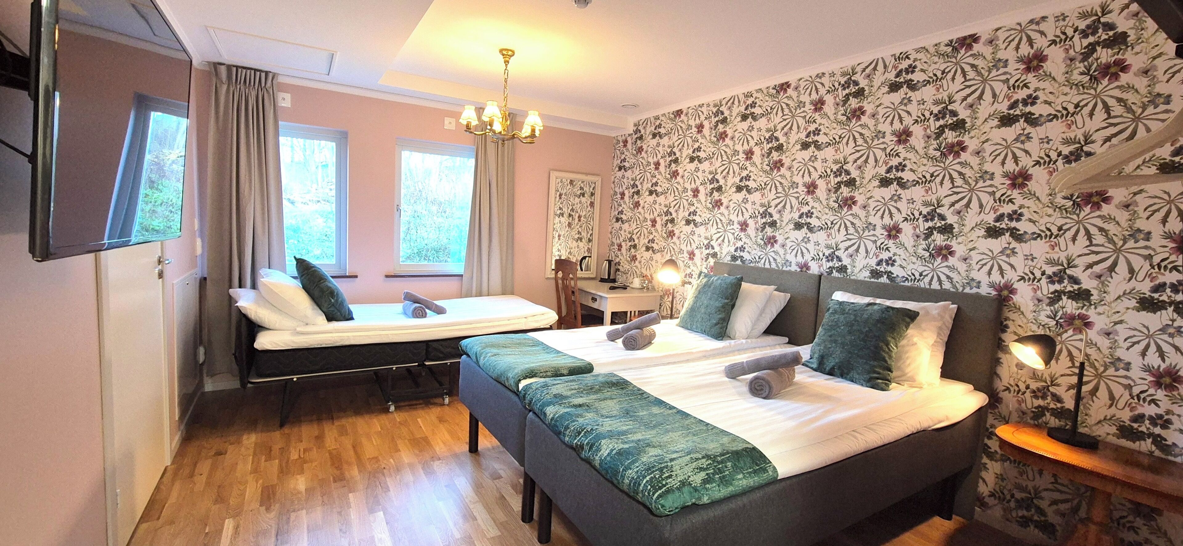 Phòng 3 tiện nghi đơn giản | Bộ đồ giường cao cấp, bàn, truy cập Internet không dây miễn phí 