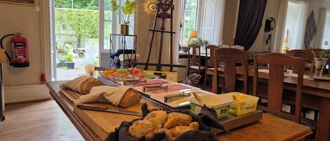 Free daily self-service breakfast