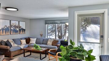 House, 1 Bedroom | Living area