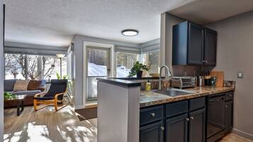 Hus - 1 sovrum | Eget kök | KylskÄp, ugn, kaffe- och tebryggare och brödrost