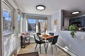 Dining - Fall Line Condo B7 1 Bedroom Home (Killington)