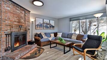 House, 1 Bedroom | Living area