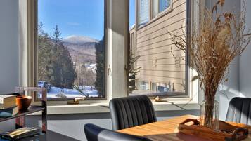 House, 1 Bedroom | Dining