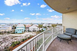 Property grounds - Indies 401: 3  BR, 3  BA Condominium in Gulf Shores, Sleeps 6 (Gulf Shores)