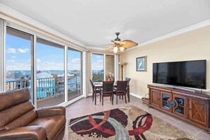 Smart TV - Indies 401: 3  BR, 3  BA Condominium in Gulf Shores, Sleeps 6 (Gulf Shores)
