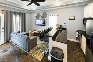 Apartamento, 2 quartos | Cozinha privada | Geladeira, fogão, cafeteira/chaleira, torradeira