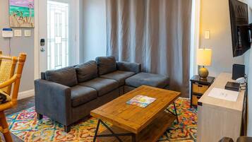 Apartment, 2Â Schlafzimmer | Wohnbereich