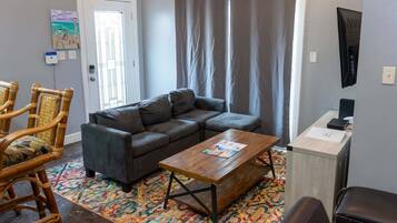 Apartment, 2 Bedrooms | Living area