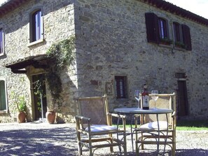 Outdoor dining - Anwesen "Casa Colonica" mit eigenem Garten und Grill by Interhome (Gaiole in Chianti)