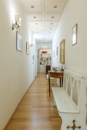 Interior - Ruhige Wohnung in Santa Croce mit Terrasse, Kathedrale von Florenz-Nähe by Interhome (Florence)